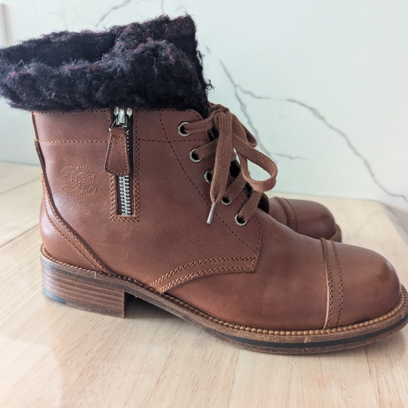 CHANEL 2011 BROWN LEATHER COMBAT BOOTS SIZE IT 38.5 - Picture 1 of 11